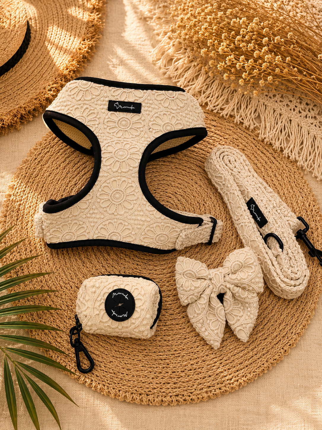 Descubre nuestra colección de crochet para perros: diseños exclusivos, cómodos y llenos de personalidad. Accesorios únicos para perros con estilo y paseos diferentes.