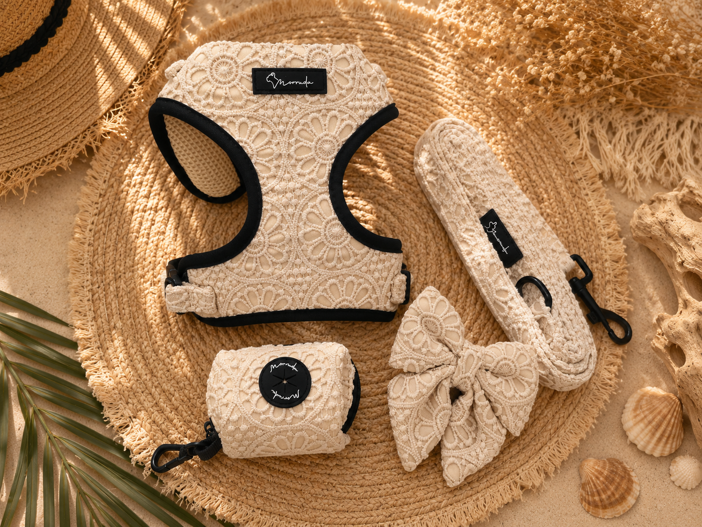 Descubre nuestra colección de crochet para perros: diseños exclusivos, cómodos y llenos de personalidad. Accesorios únicos para perros con estilo y paseos diferentes.
