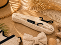 La correa de crochet de nuestra colección de verano combina diseño exclusivo, comodidad y estilo en cada detalle. Ligera, resistente y perfecta para el día a día, es el accesorio ideal para perros con personalidad que quieren destacar en cada paseo.